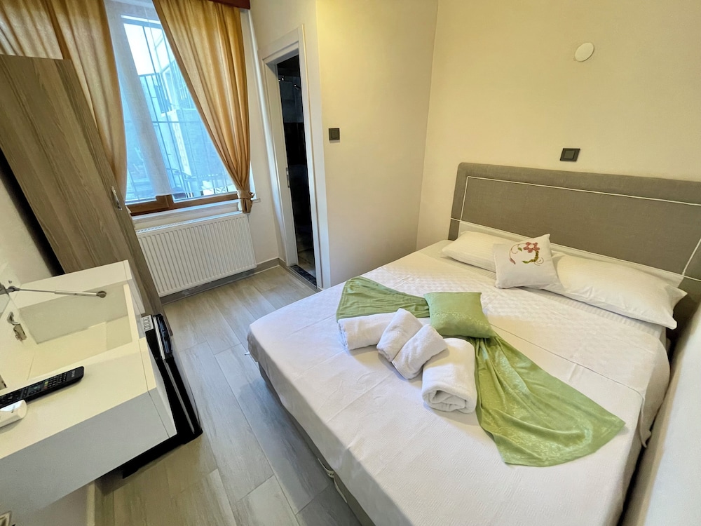 Standard Double Room photo 3