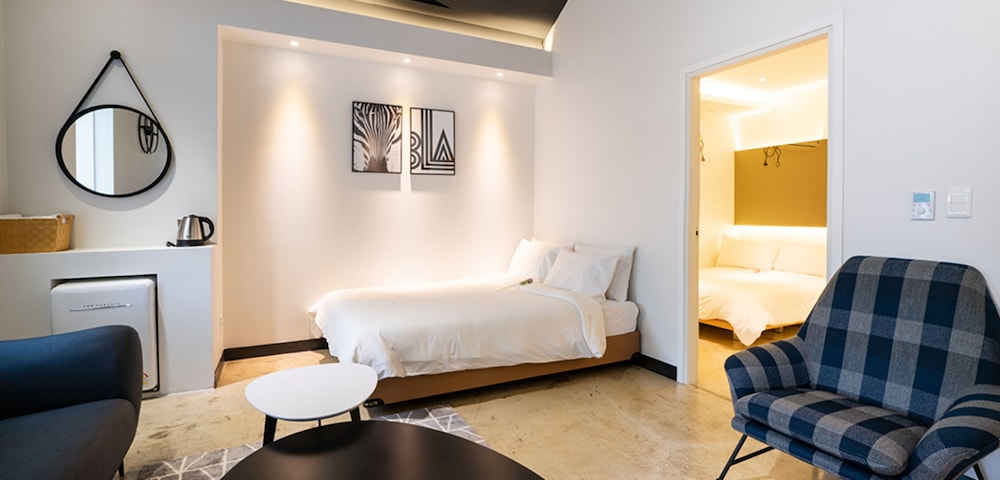 Room, 2 Bedrooms (Zebra) - Photo 1