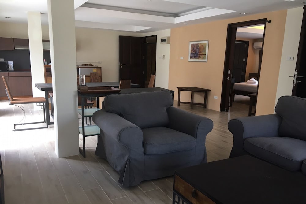 Executive Suite photo 2