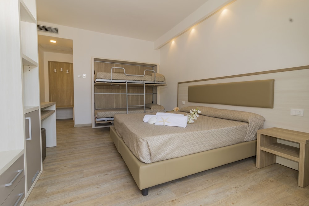 Superior Quadruple Room photo 1
