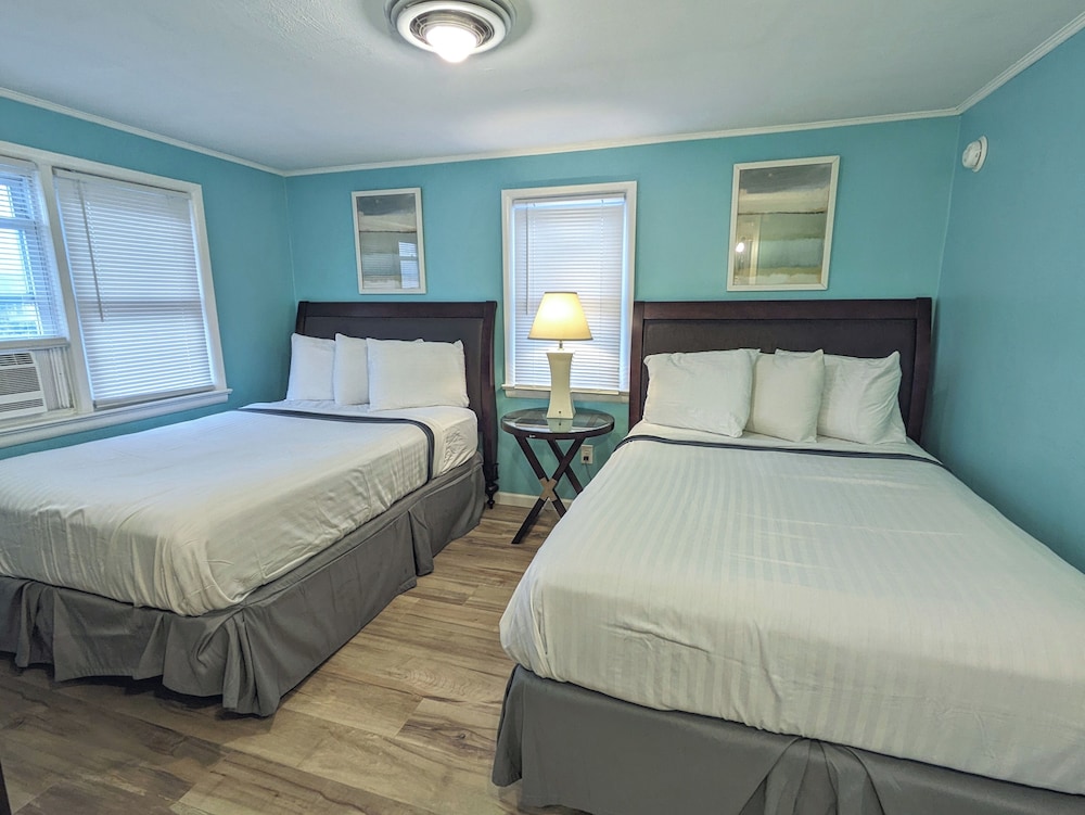 Standard Room, 2 Double Beds, Refrigerator & Microwave photo 2
