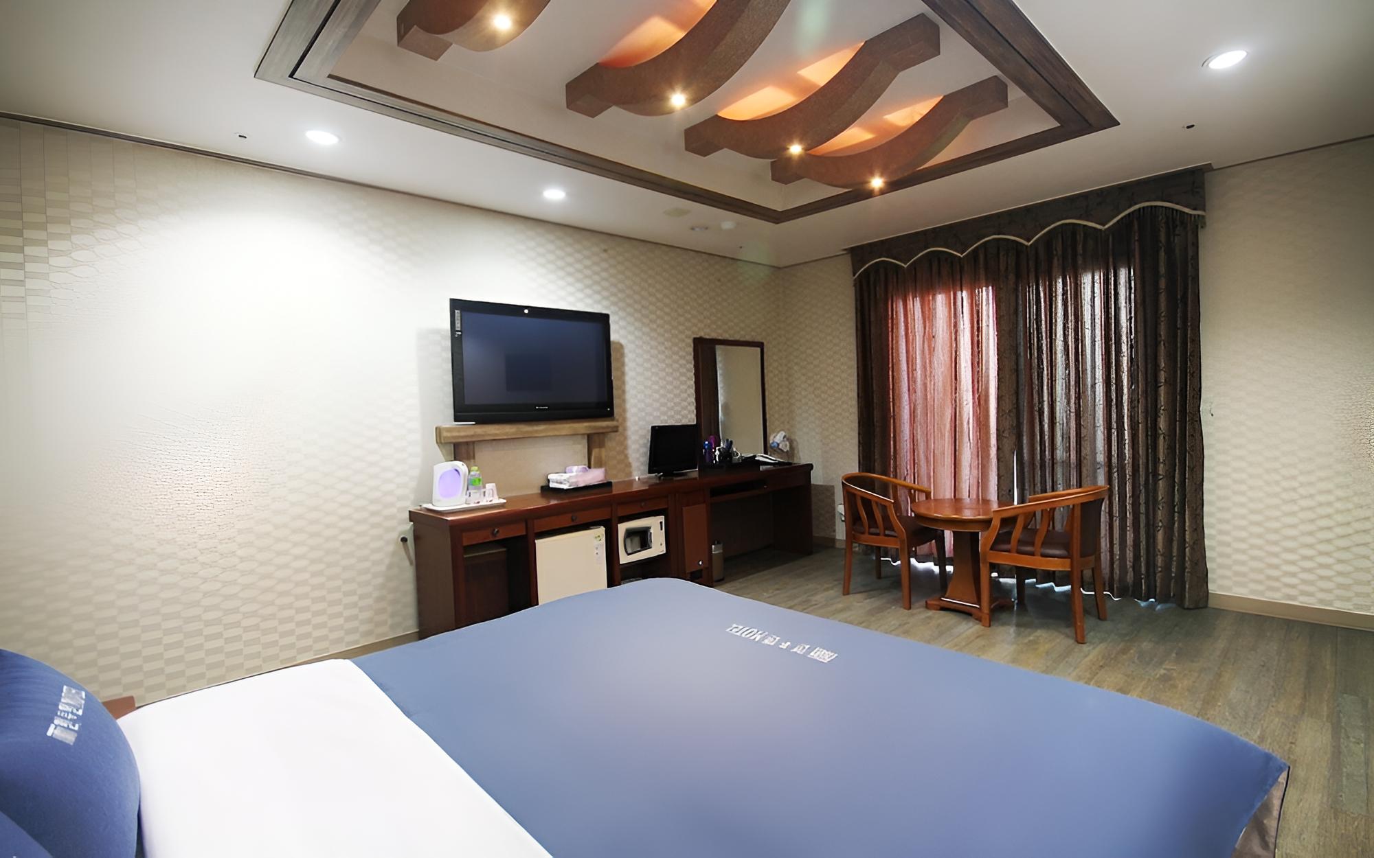 Room (Standard Room) - Photo 3