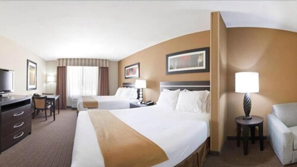 Standard Room, 2 Queen Beds - Photo 2