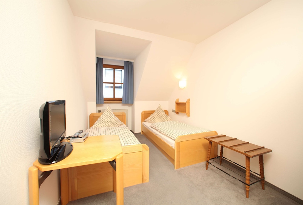 Room, 1 Double Bed (Petit Doppelzimmer)