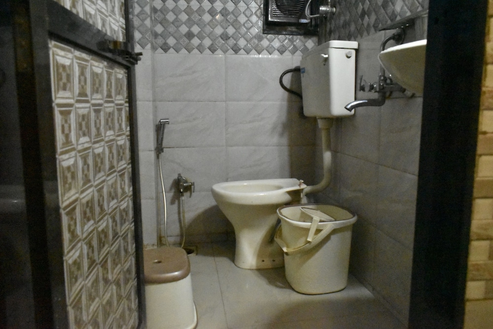 Standard Non Ac Room - Photo 6