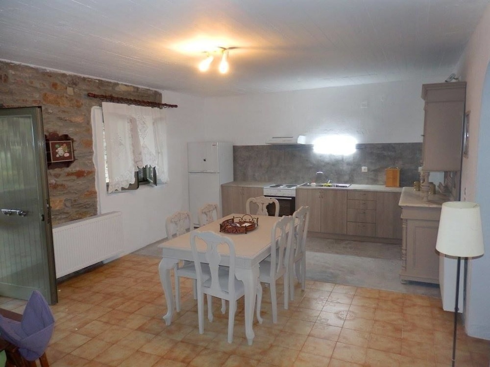 House, 2 Bedrooms, Garden View photo 3