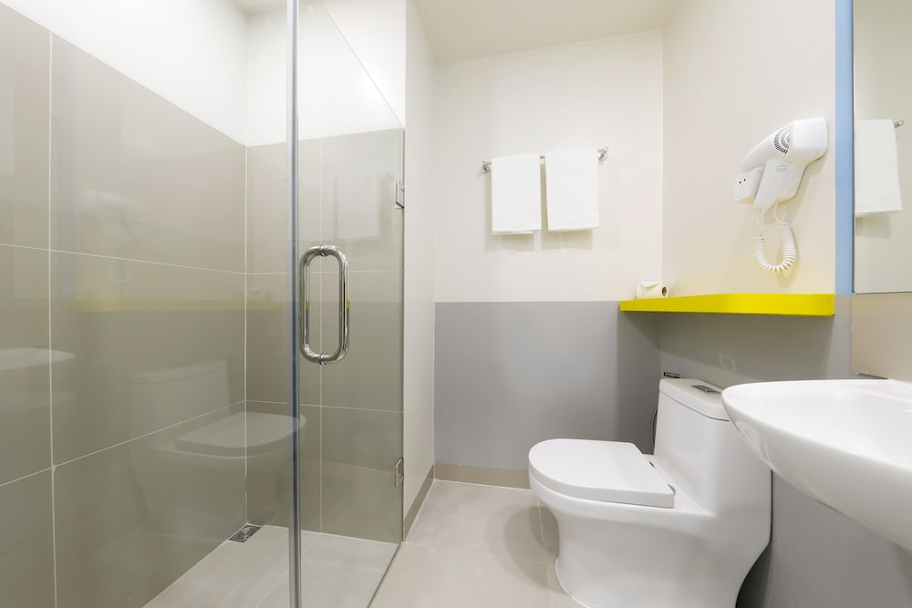 Standard Double Room - Photo 8