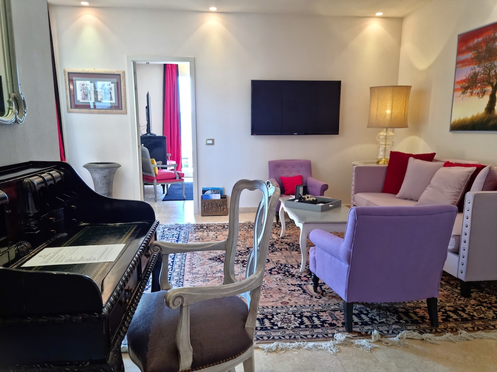 Luxury Single Room, 2 Queen Beds, Executive Level photo 1