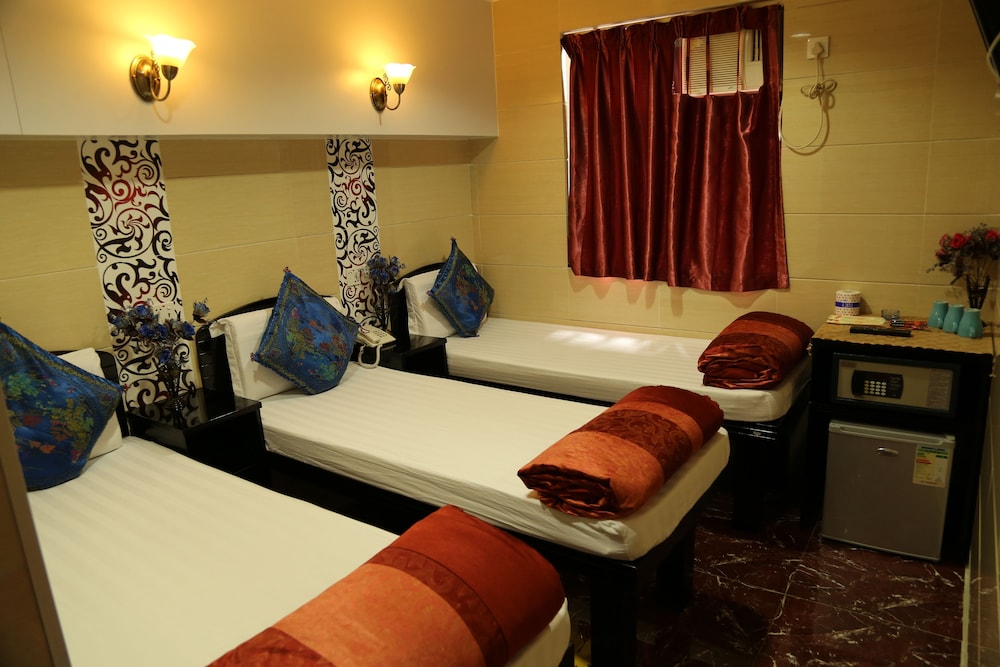 Triple Bed Room (Double & Single Bed)