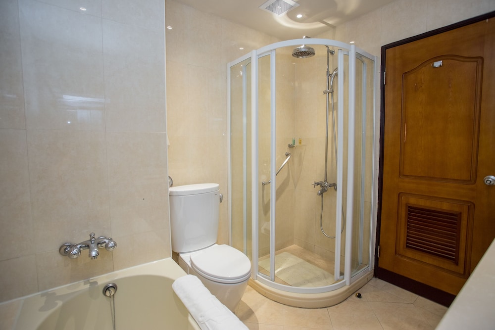 Deluxe Suite - Photo 12