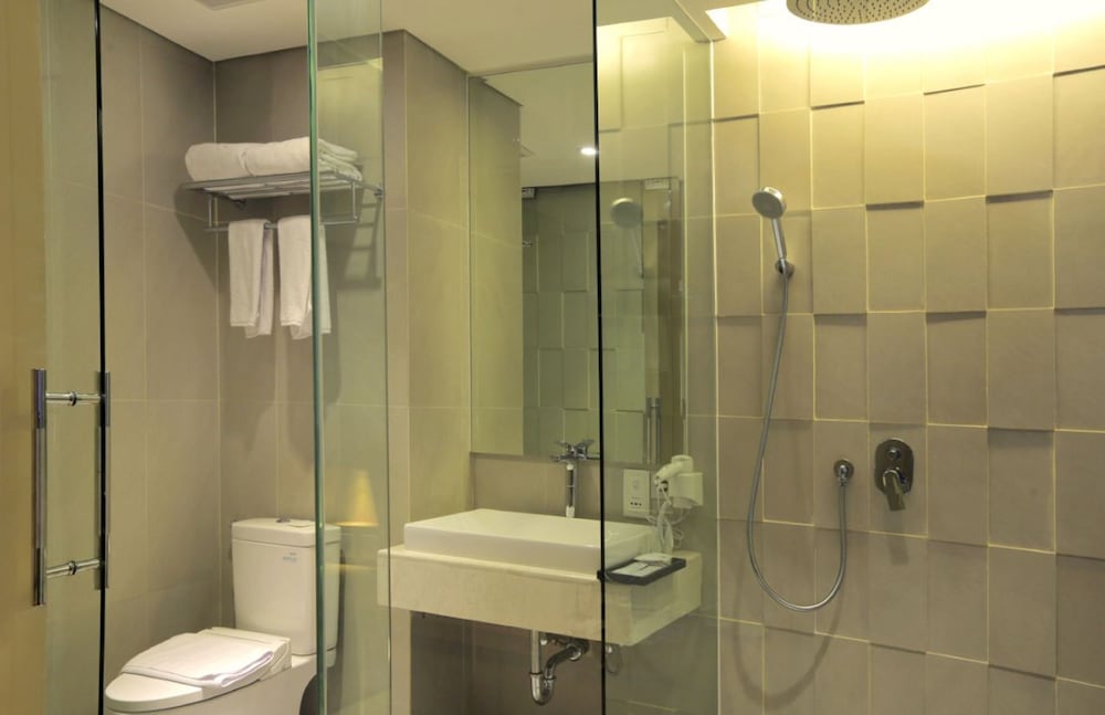 Luxury Suite - Photo 5