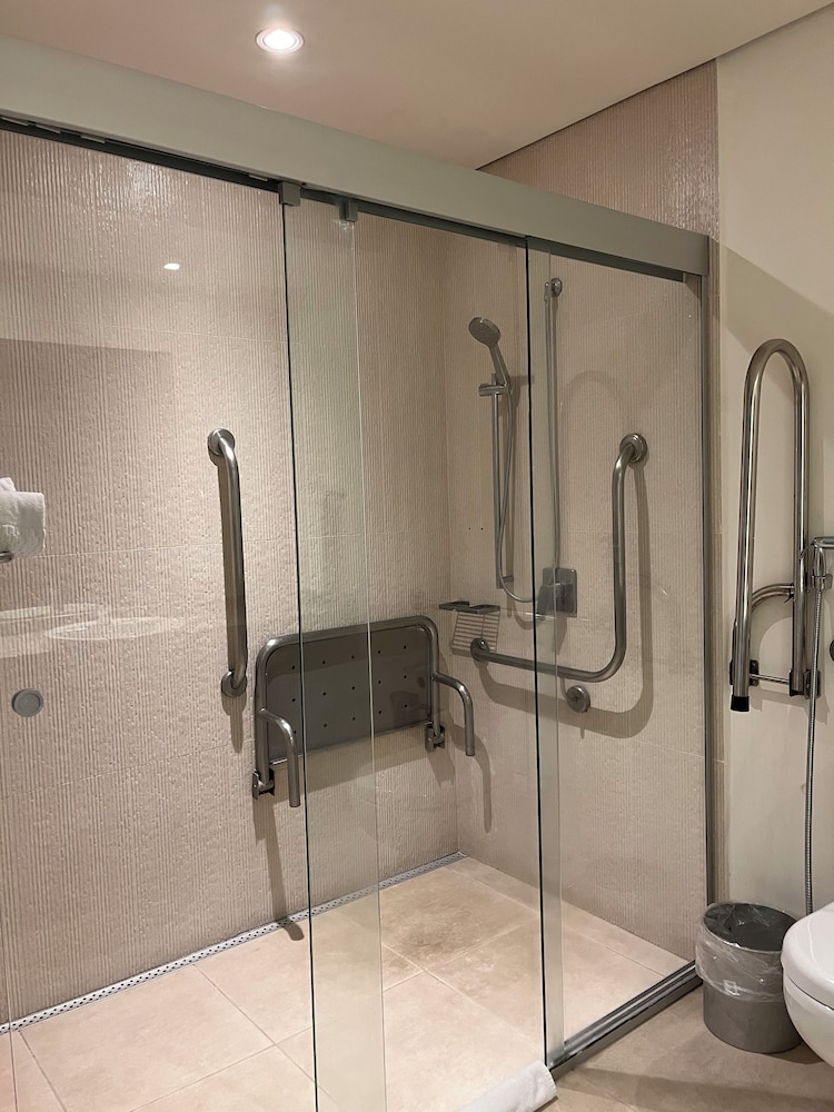 Standard Triple Room, Multiple Beds - Photo 6