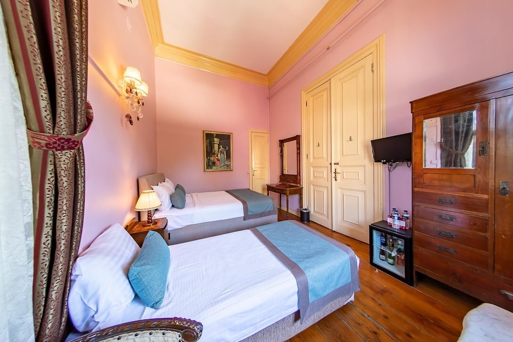 Family Triple Room, 1 Bedroom, Non Smoking, Garden View