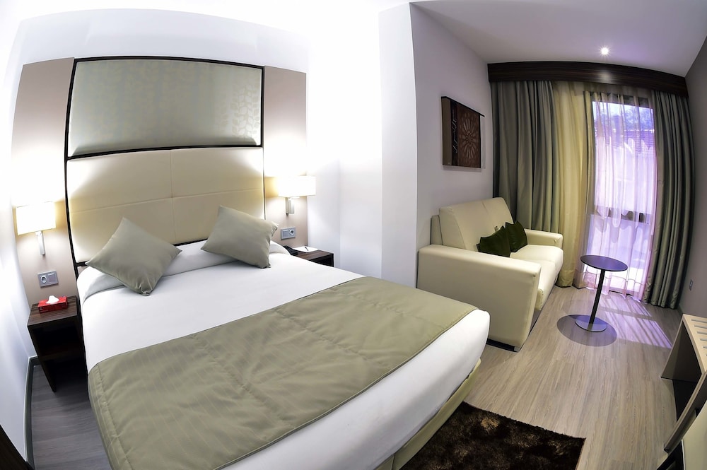 Deluxe Suite photo 1