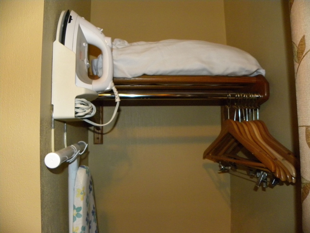 Superior Room, 2 Queen Beds - Photo 5