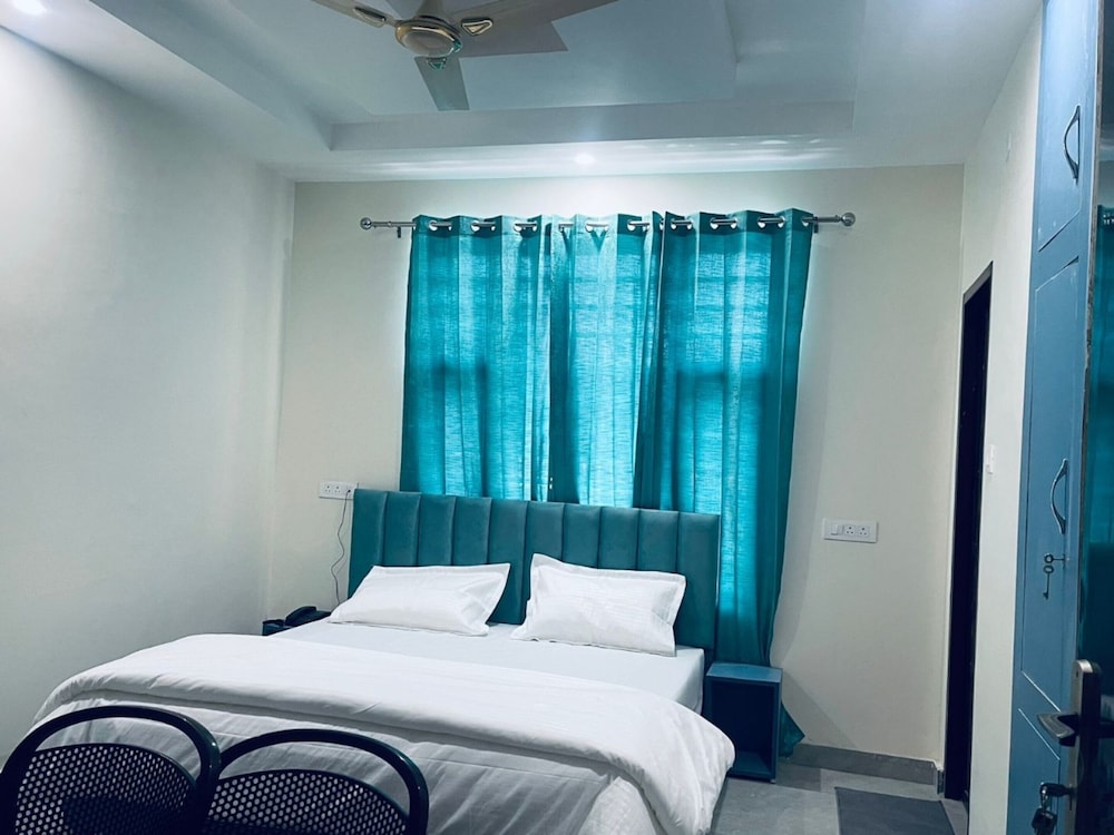 Deluxe Double Room, City View photo 3