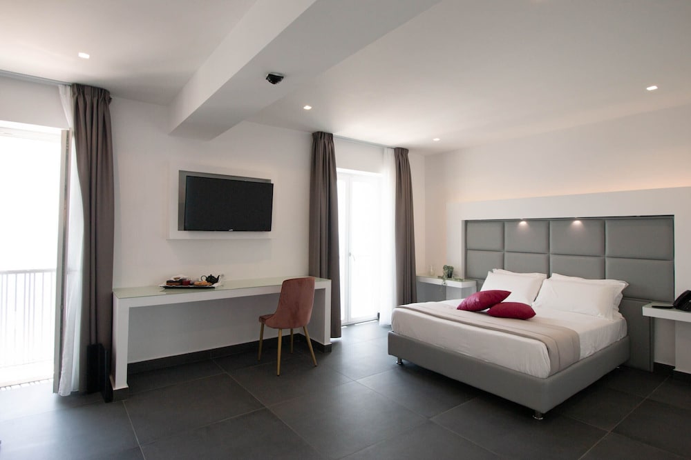 Superior Double Room, Sea View - Photo 1