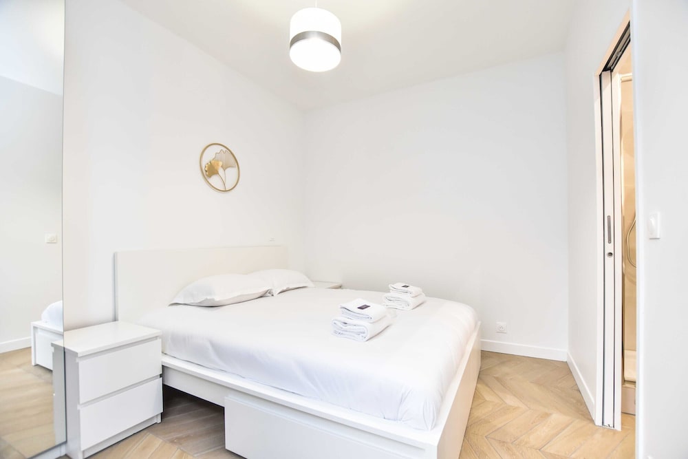 Apartment photo 2