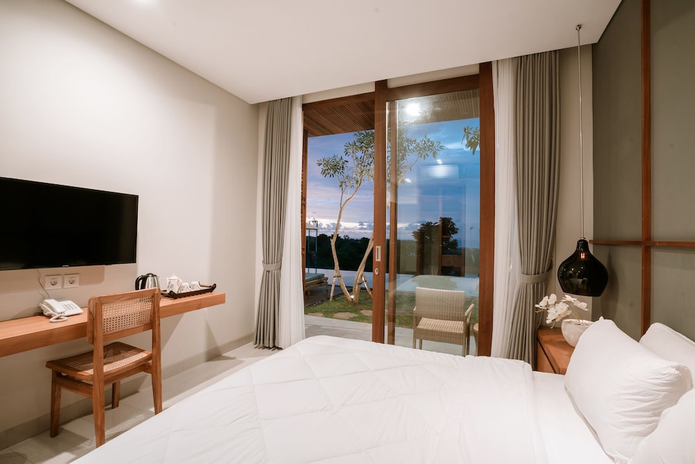 Deluxe Double Room, Pool View - Photo 6