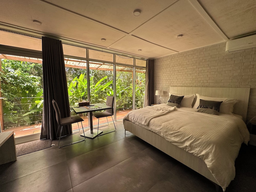 Exclusive Double Room, Garden View