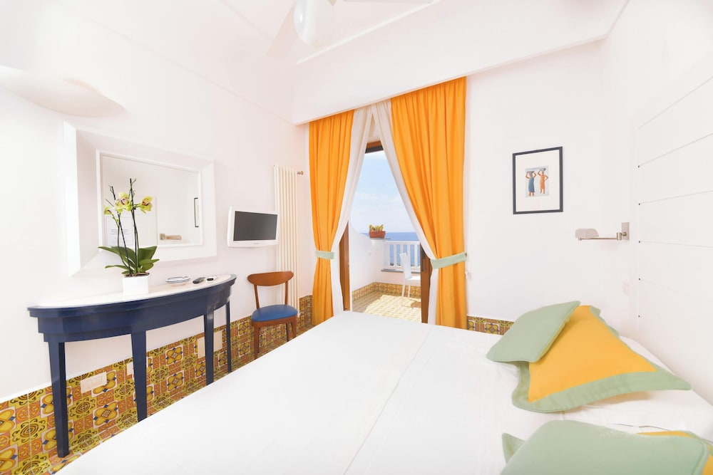 Standard Double Room, Sea View photo 2