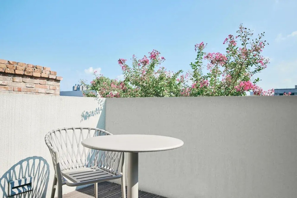 Basic Double Room, Garden View photo 2
