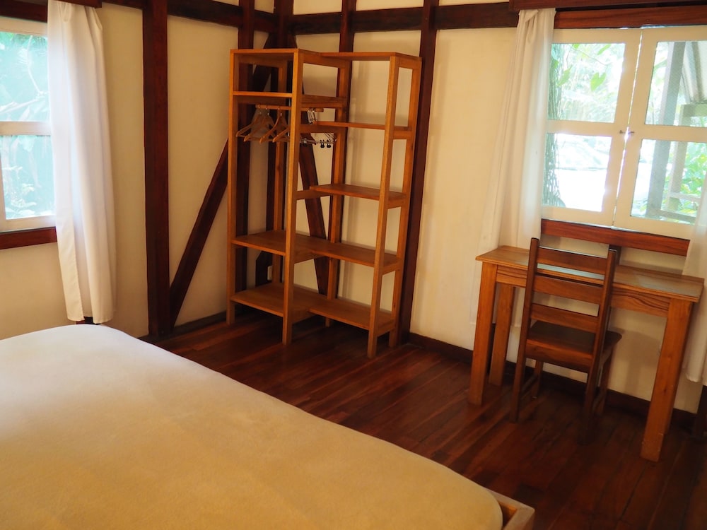 Family Room, 2 Bedrooms (close by the parking lot). photo 3