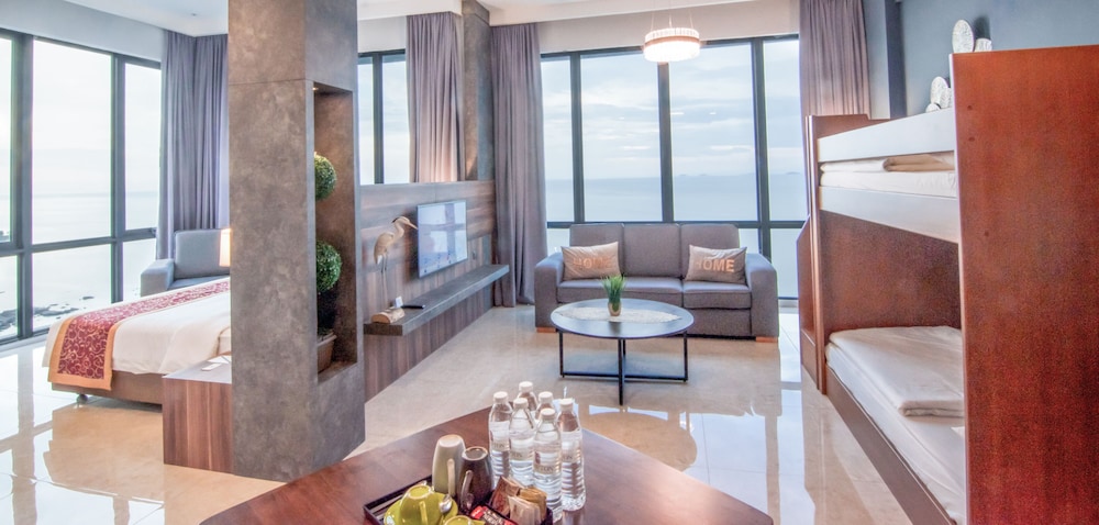 Premium Supreme Suite - Photo 3