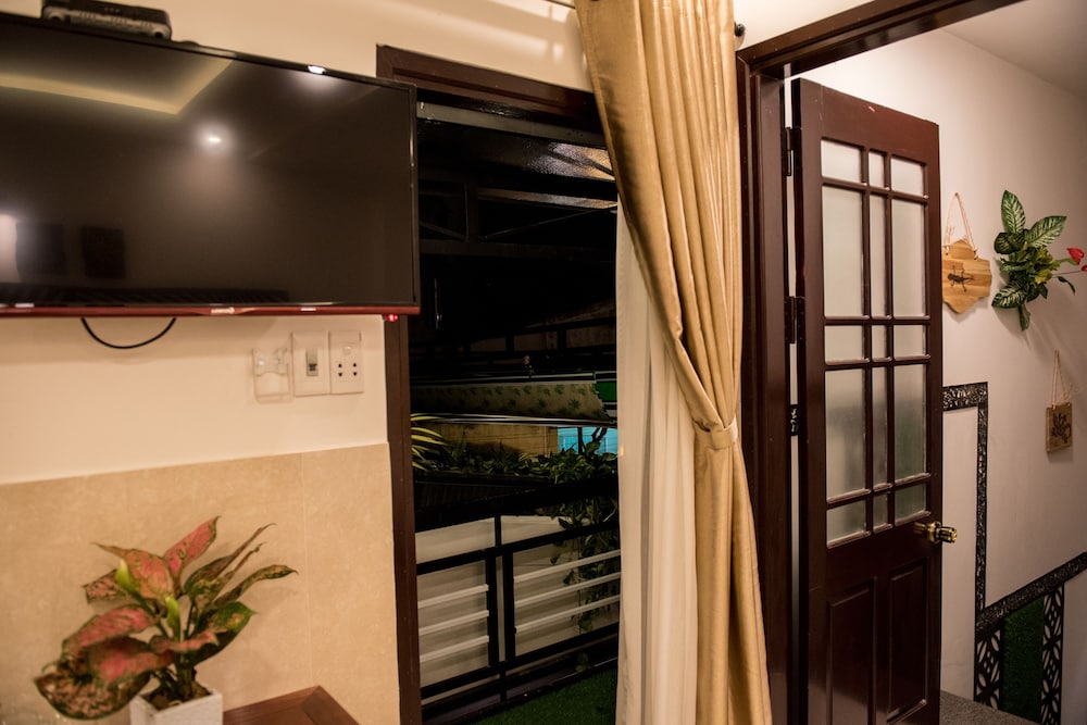Family Room - Photo 21