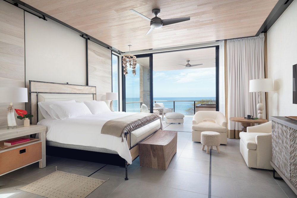 Room, Multiple Beds, Hot Tub, Oceanfront (Cliffside Residence)