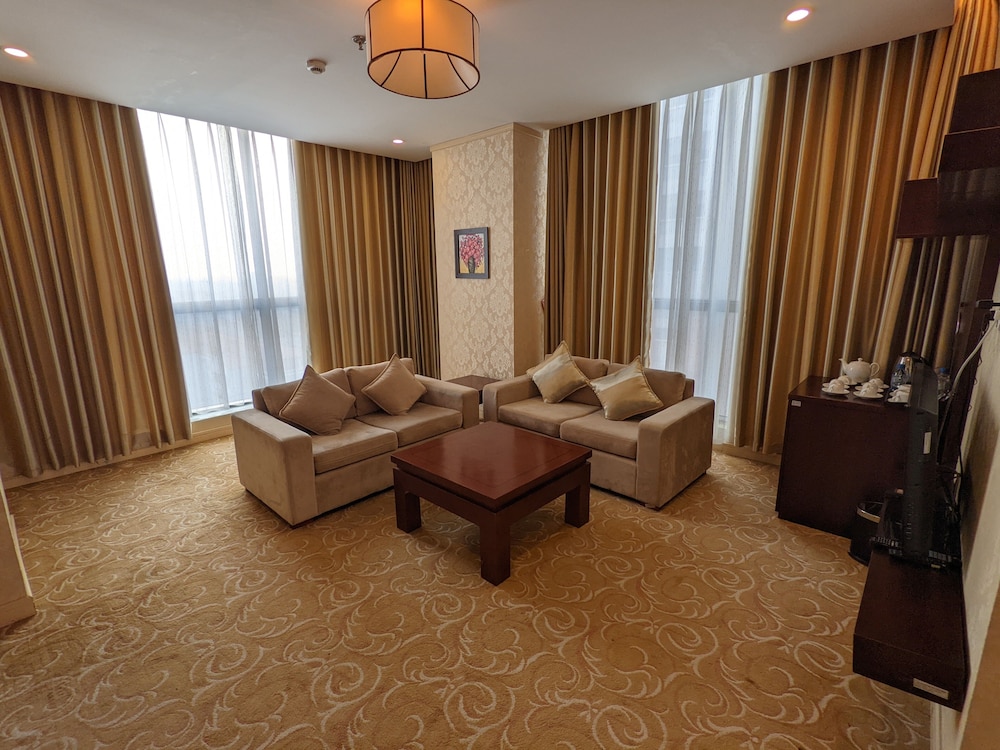Deluxe Suite - Photo 2
