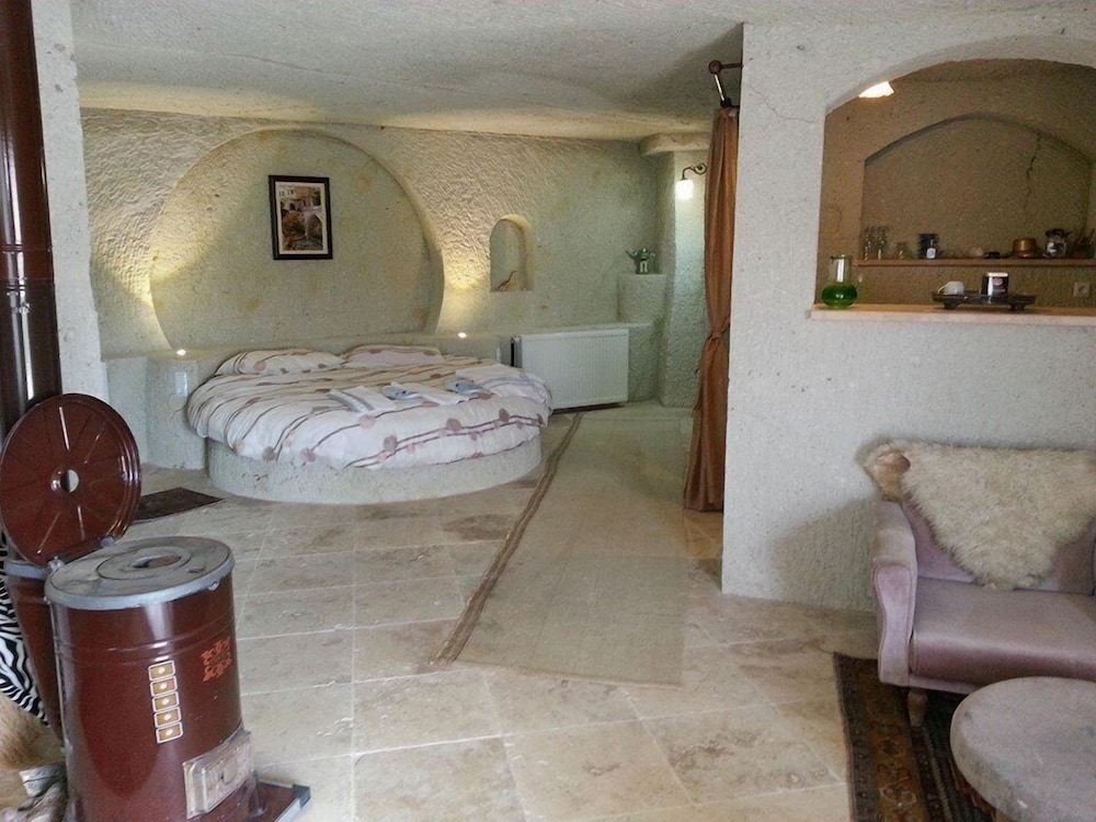 Cave House photo 1