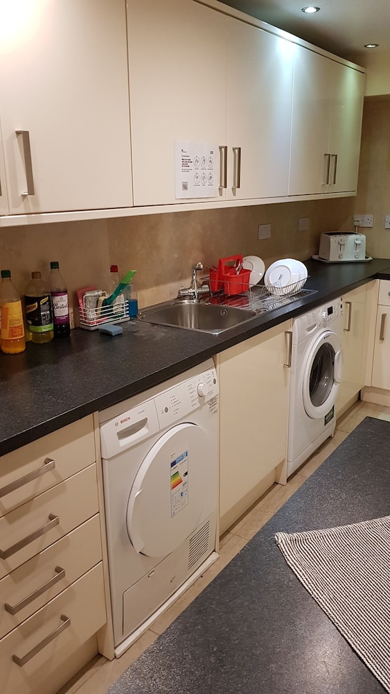 Family Room, Ensuite photo 3