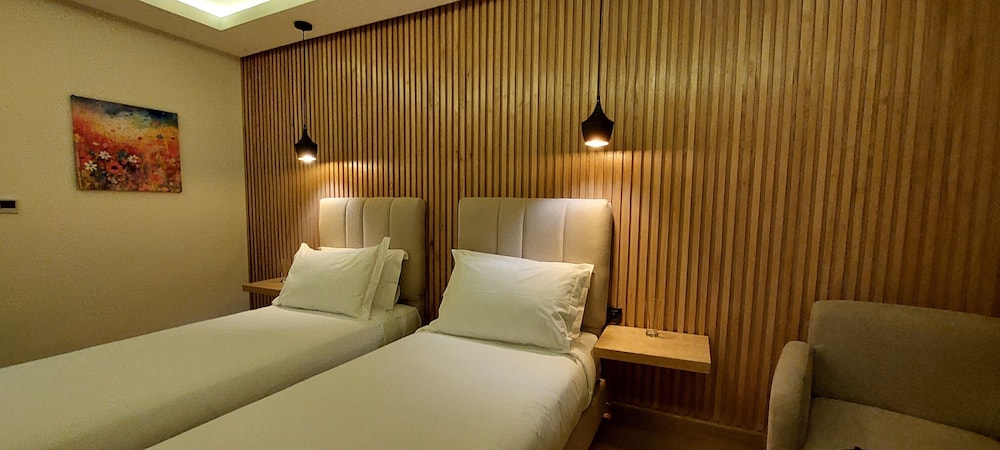 Standard Twin Room - Photo 15