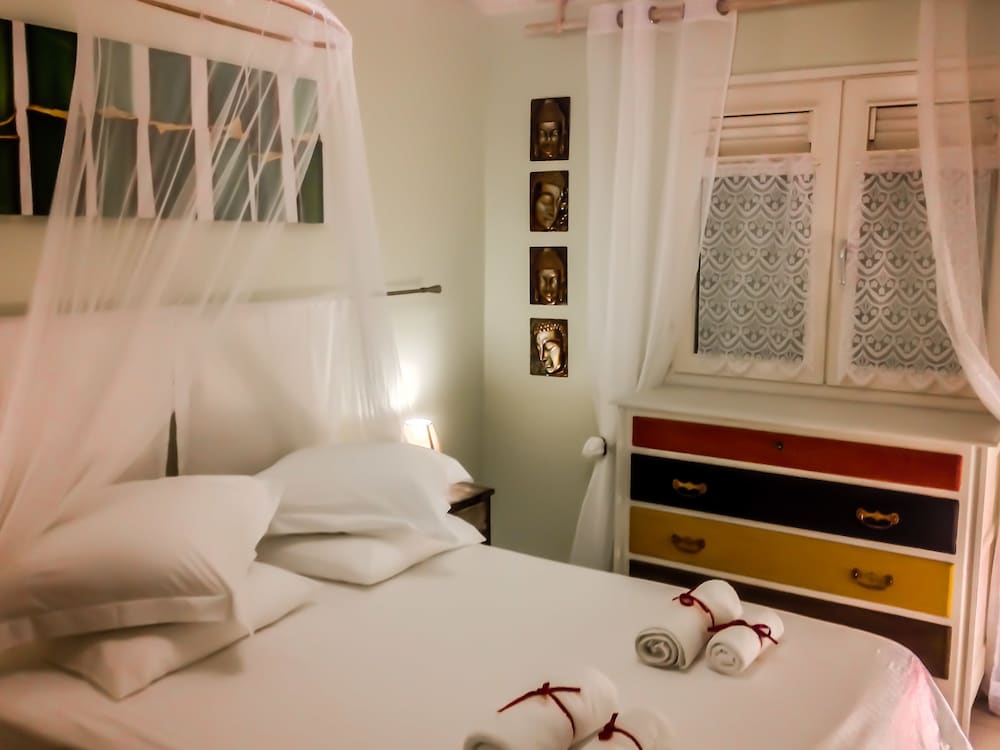 Standard Room, 1 Bedroom, Shared Bathroom (Green Room) photo 1