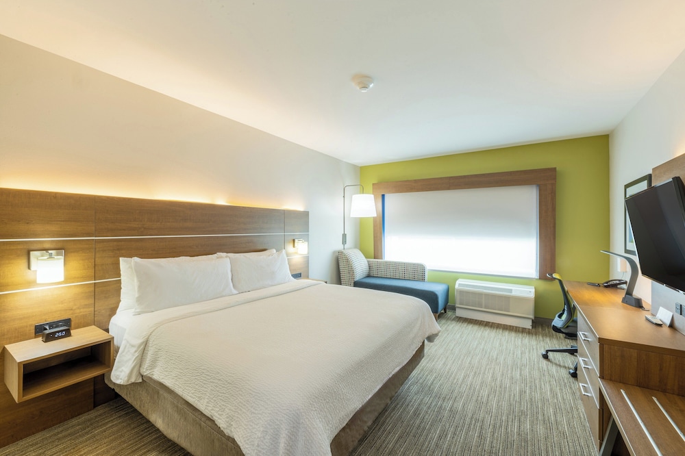 Standard Room, 1 King Bed, Accessible (Mobility, Transfer Shower) - Photo 2