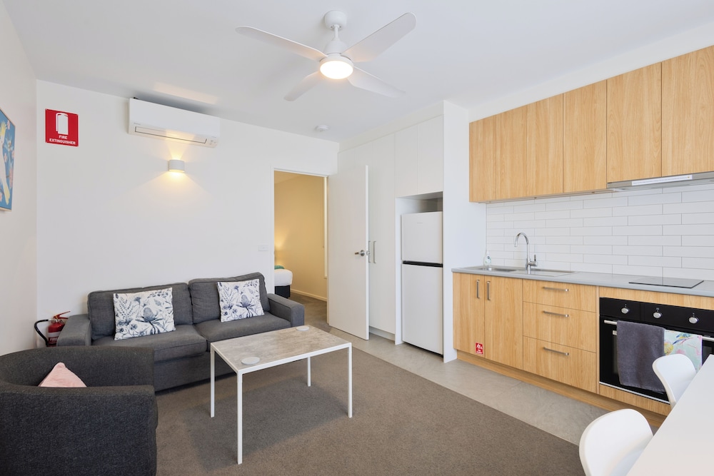 Superior Apartment, 2 Bedrooms, 2 Bathrooms - Photo 2