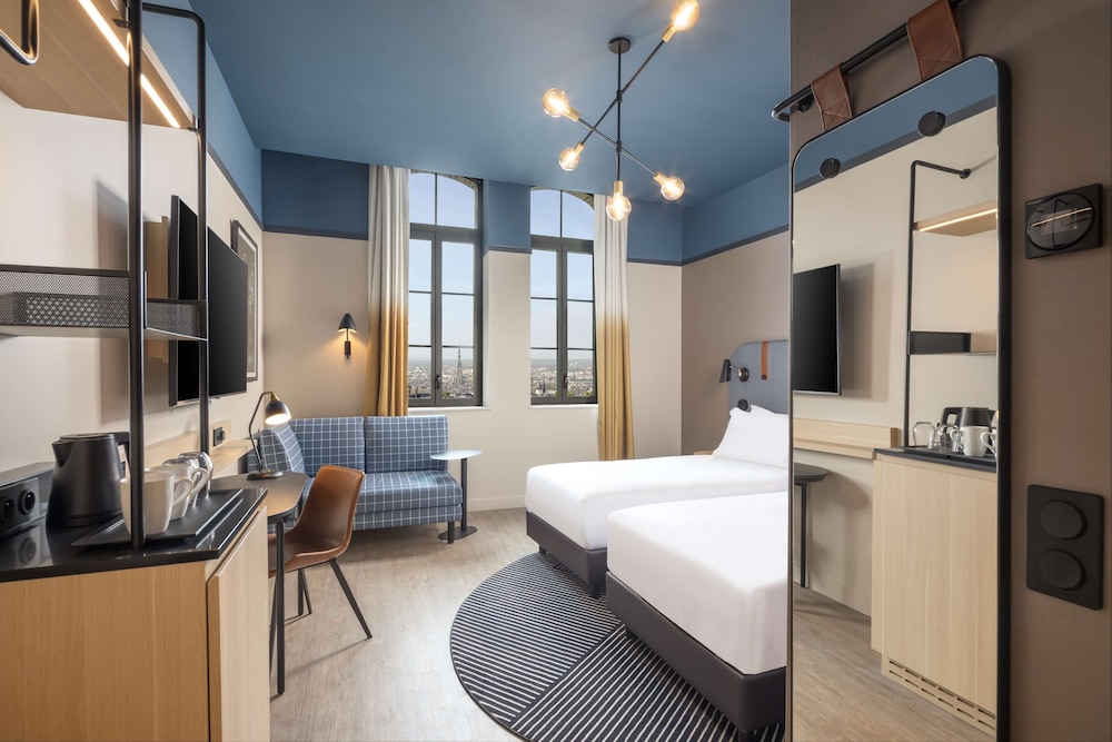 Deluxe Room, 2 Twin Beds, City View - Photo 5
