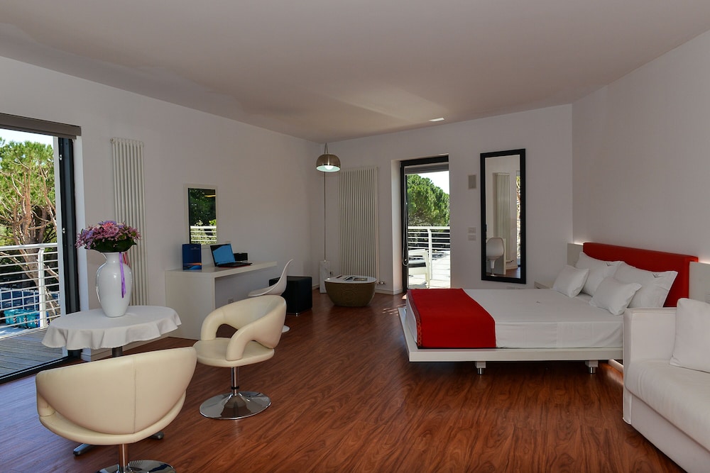 Comfort Suite photo 2