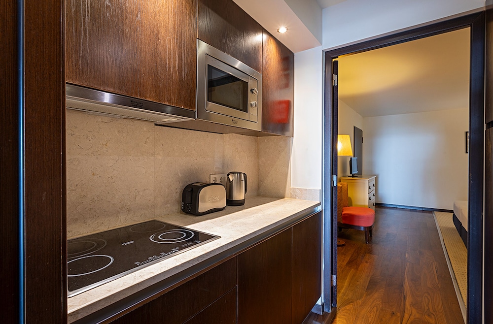 Suite, 2 Bedrooms, Sea View (Cliff) thumbnail 5