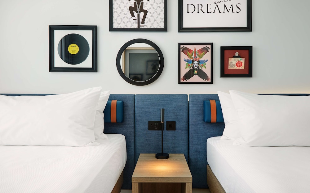Twin Room, 2 Twin Beds, City View