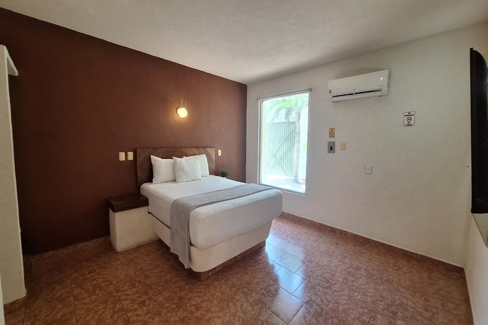 Superior Room, 1 Queen Bed