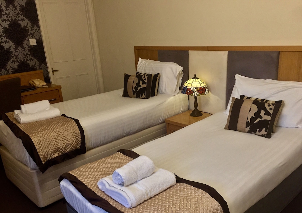 Twin Room - Photo 1