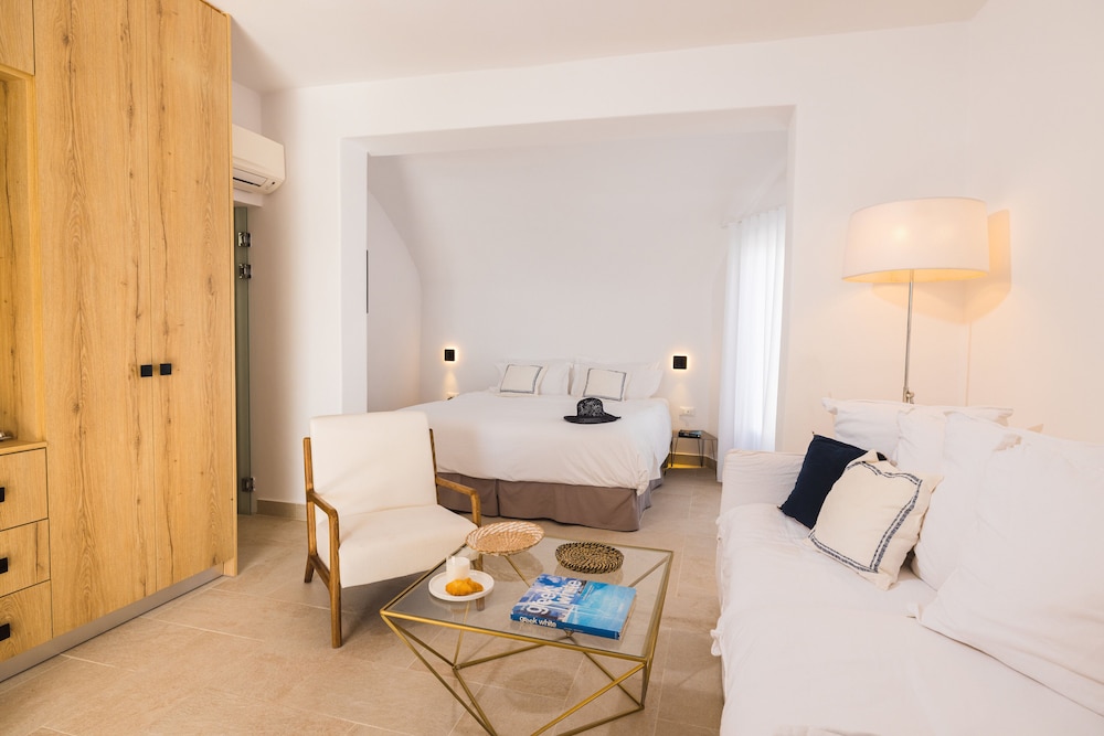 Deluxe Room Caldera View Double - Photo 1