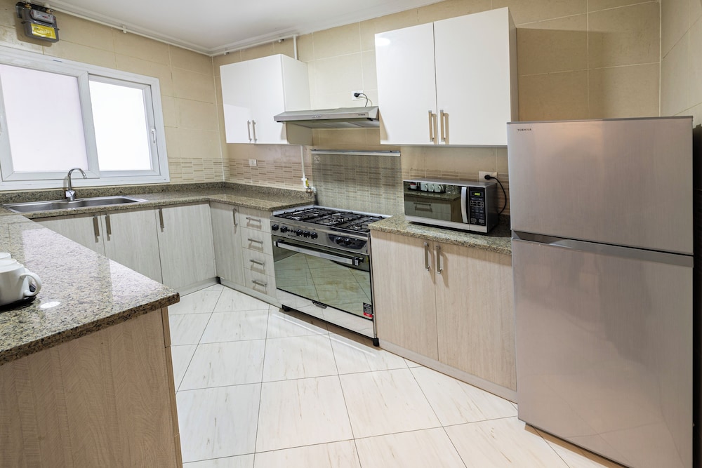 Luxury Apartment, 3 Bedrooms, Pool View