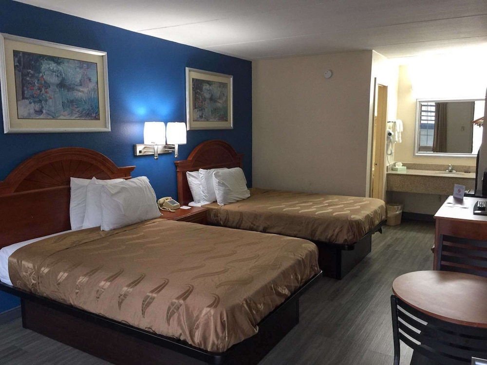 Room, 2 Double Beds, Smoking - Photo 1