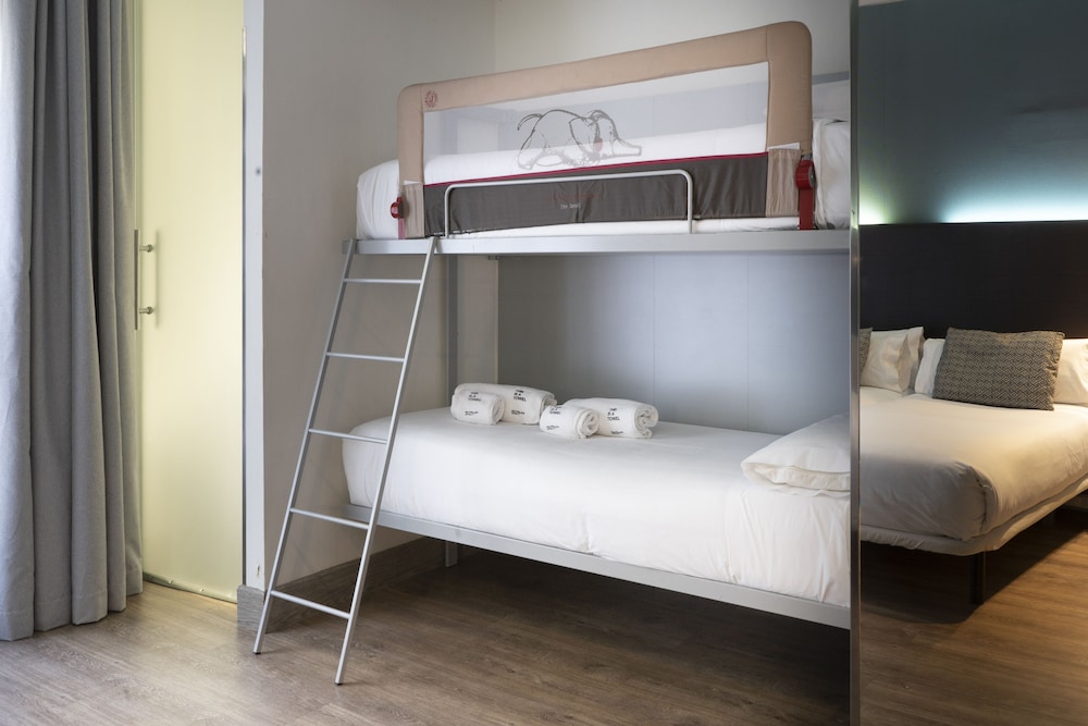 Quadruple Room - Photo 5
