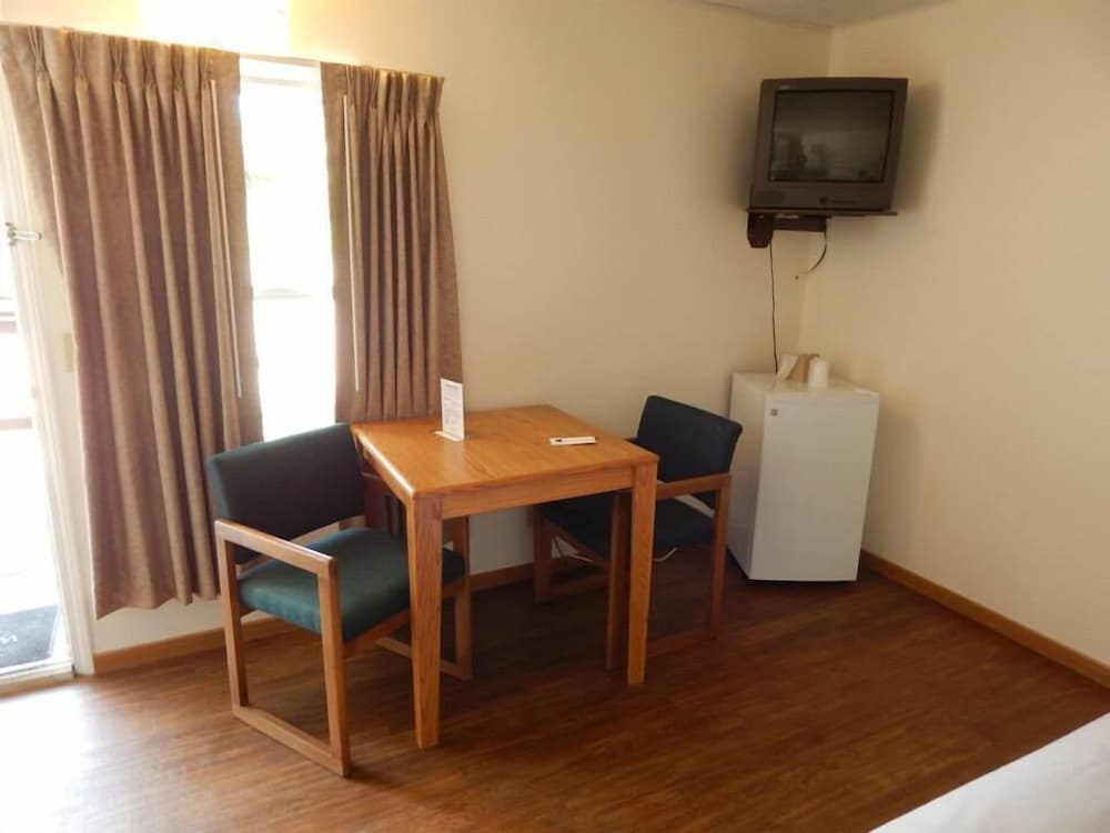 Deluxe Double Room, 2 Queen Beds photo 3