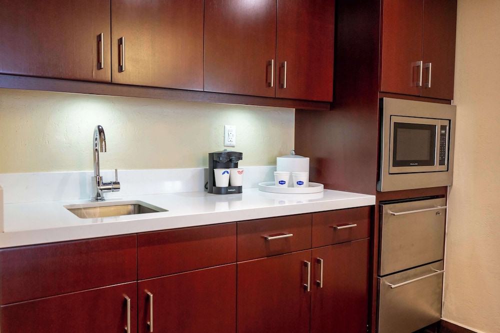 Premium Suite, 2 Queen Beds - Photo 2