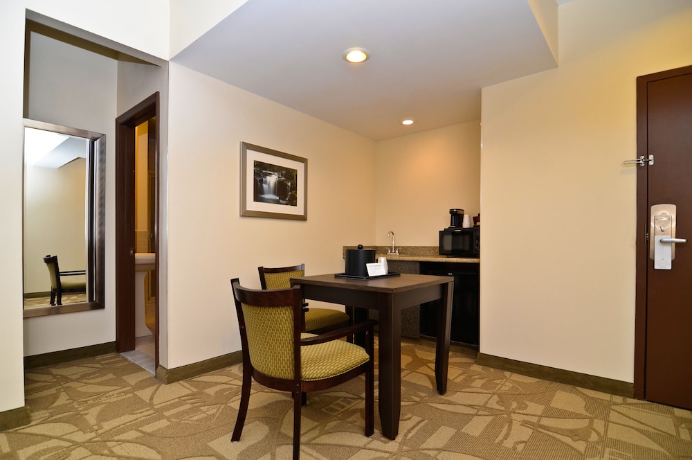 Standard Room, 2 Queen Beds, Accessible, Bathtub - Photo 2